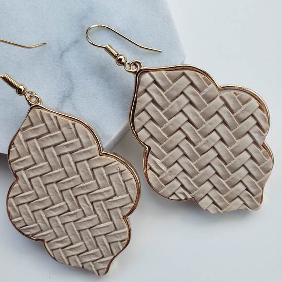 NWT Curved Hexagon Woven Leather Drop Earrings - Picture 2 of 2